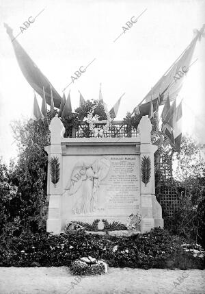 Monumento funerario A la memoria de Los "Saint-Cyriens" Muertos en campaña