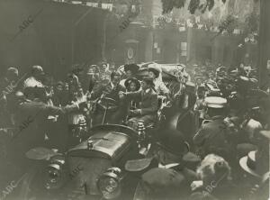 Bencición de automóviles en la capilla de la calle de Regomir el día de San...