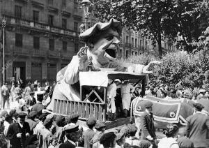 El "Gargantúa" en la plaza de Alba, el día de la apertura del certamen del...