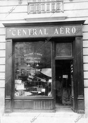 Aspecto exterior del nuevo Establecimiento "central Aero" que Acaba de...