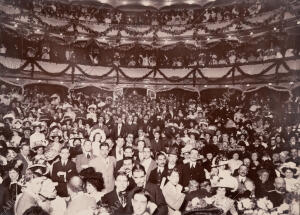 Aspecto de la sala del teatro en San Fernando durante la brillante fiesta de los...