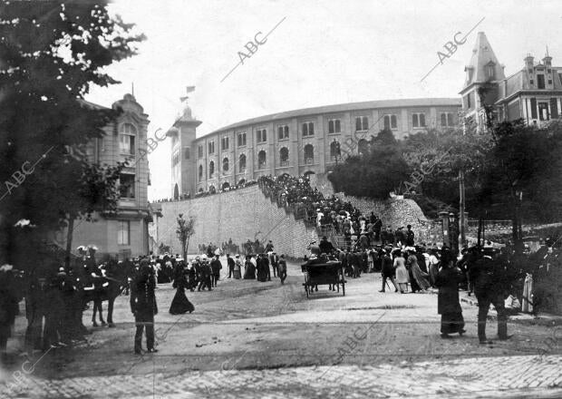 Antigua imagen de la histórica plaza de toros del Chofre