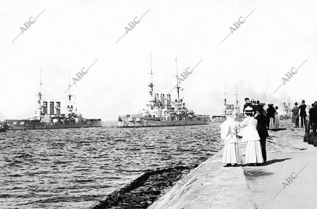 Regreso A puerto de Kiel de la escuadra Alemana A la terminación de las...