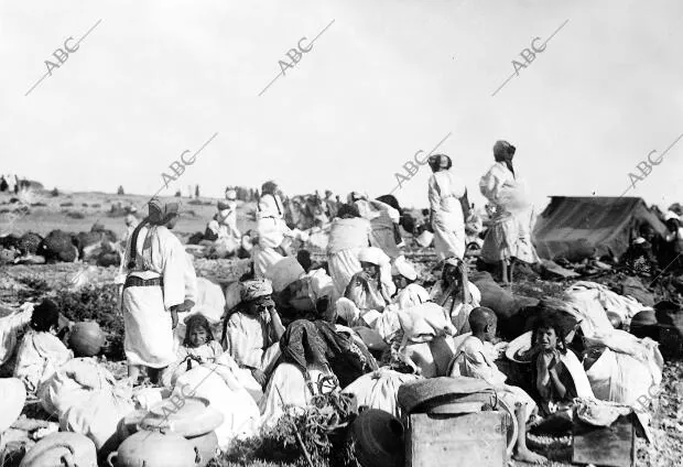 Refugiados en las Inmediaciones del fuerte de Camellos y del aduar de los...