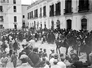 Las Inmediaciones de la comandancia durante la conferencia de los Emisarios...