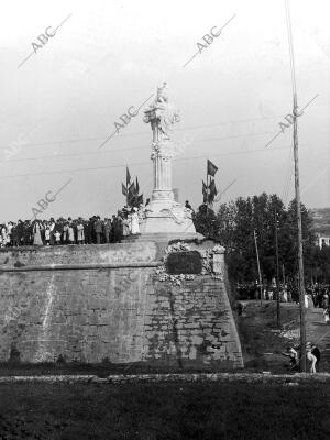 El monumento Erigido en uno de los Baluartes para perpetuar la memoria de los...