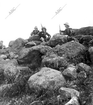 La campaña de Melilla Soldados del regimiento de África en la posición de Hagel...