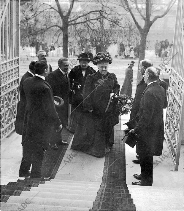 La Infanta doña Isabel Visitando la escuela de Ingenieros de Minas