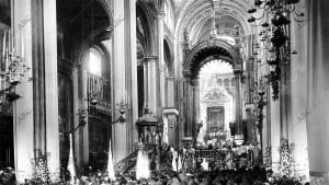 Interior de la Basílica de Guadalupe durante la fiesta conmemorativa de la...