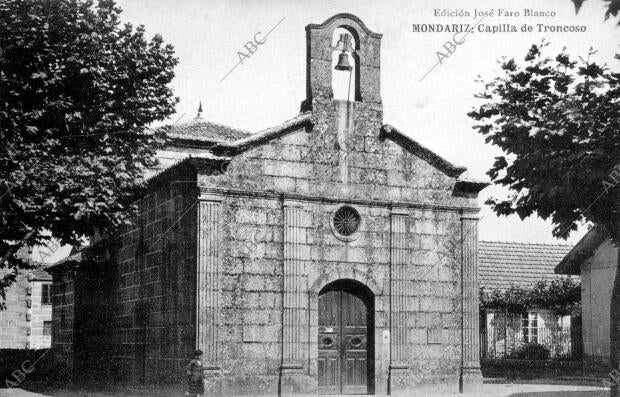 Vista de la capilla de Troncoso en el pueblo Mondariz (Pontevedra)