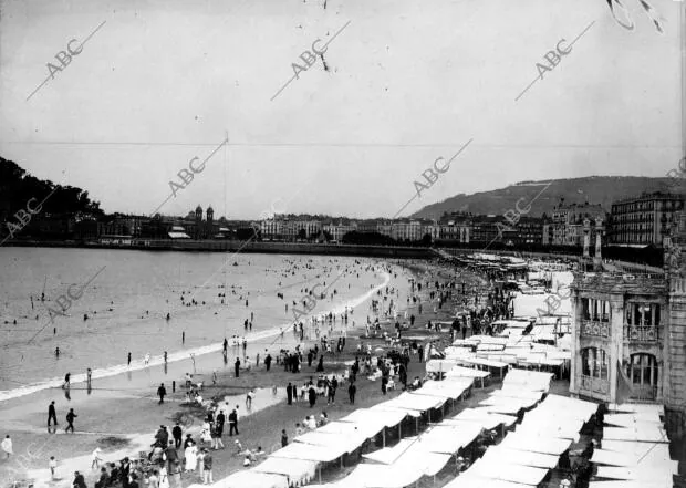 1910 (CA.) Vista general de la Playa de La Concha