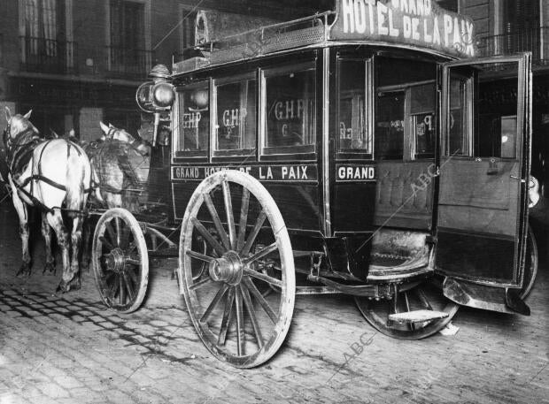 Coche de caballos del «Grand Hotel de la Paix»