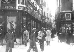 Entrada A la calle Sierpes por la campana