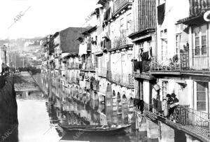 Una calle de Oporto completamente Anegada por la crecida del Duero