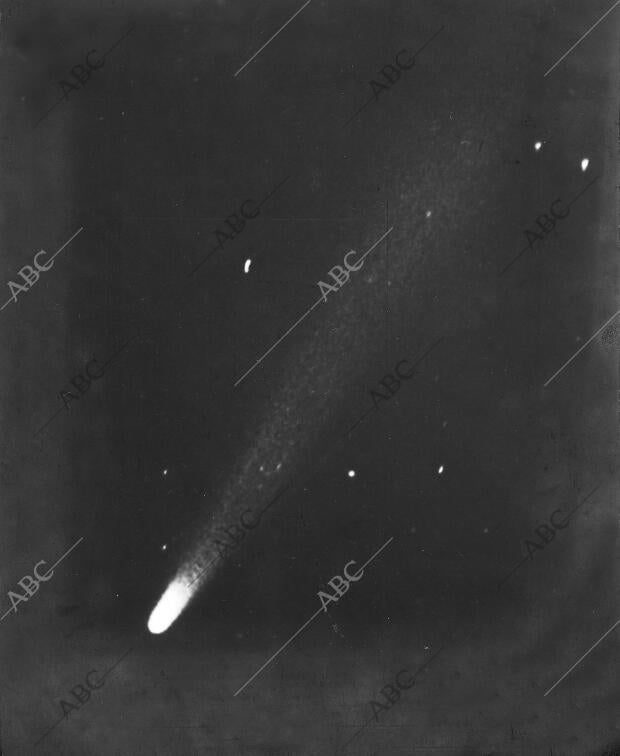 El cometa Halley fotografíado por Mr. Percy Ryves en su observatorio de Zaragoza