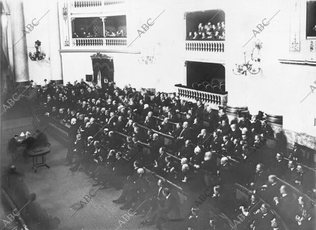 Vista parcial del salón de Sesiones del senado durante la reunión de