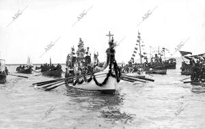 La procesión de la Virgen del Carmen en el Mar, solemne momento de Cantarse los...