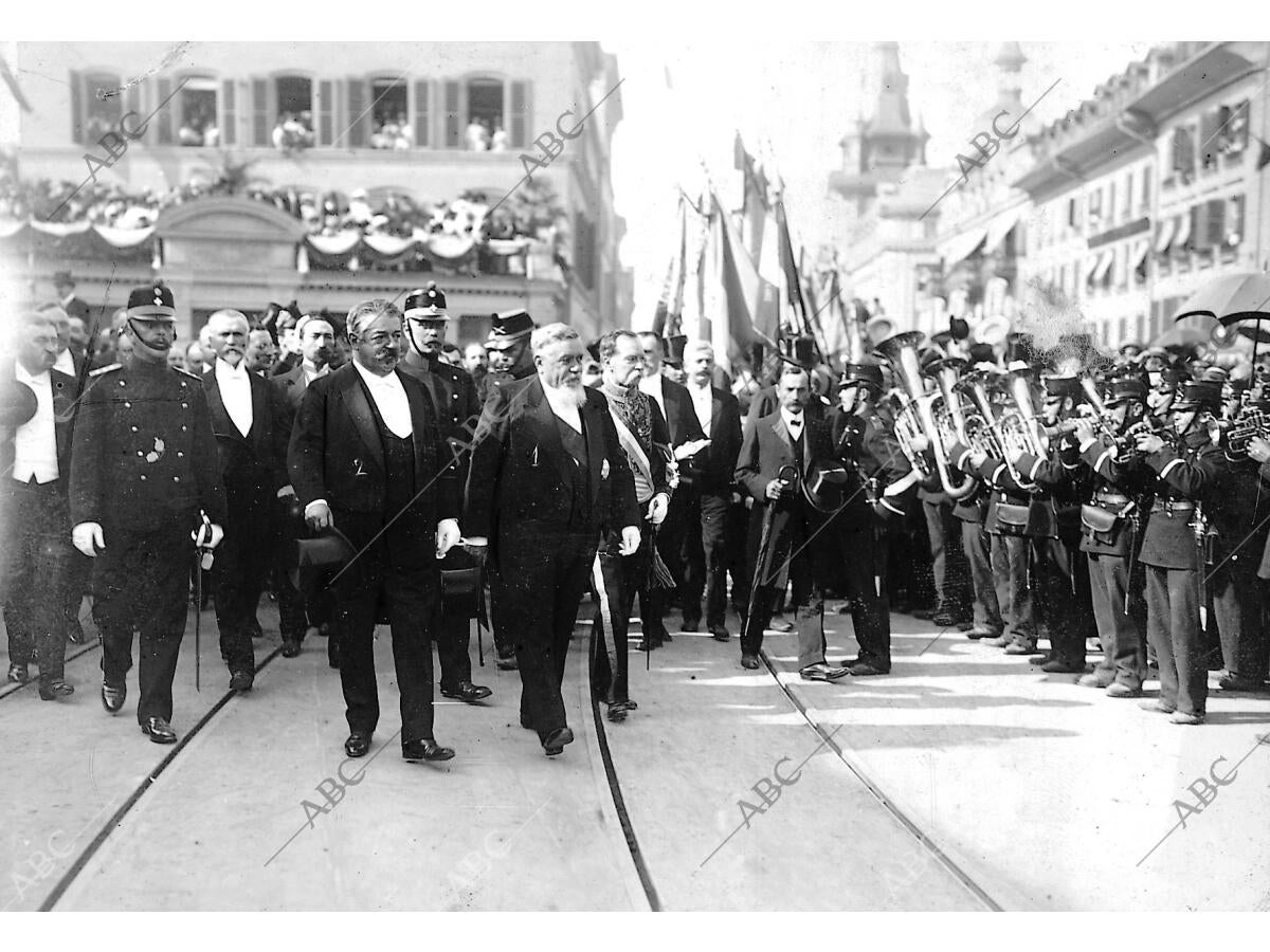 El presidente de la república Francesa (1), del de la confederación... Archivo ABC El presidente de la república Francesa (1), del de la confederación... Archivo ABC