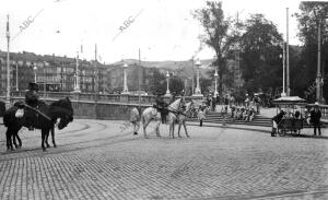 La plaza de Arriaga tomada militarmente por Fuerzas de infantería y de la...