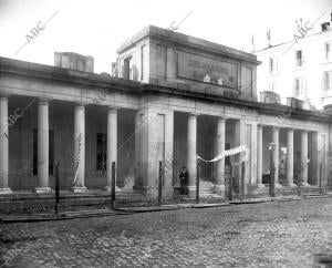 Derribado el Edificio, los Dueños, Sres