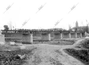 Albenite - Logroño puente metálico del príncipe Alfonso Pio que Acaba de...