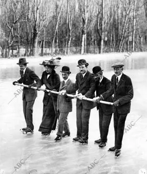 Patinando en el lago de la Casa de Campo