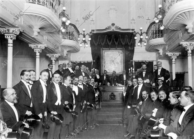 solemne sesión de apertura de Curso, bajo la presidencia del ministro de gracia...