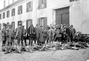Los cazadores al regreso de un ojeo de reses