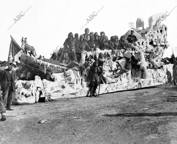 «Juerga en el Polo», carroza de D. Gabino Álvarez, que obtuvo el premio de 1000...