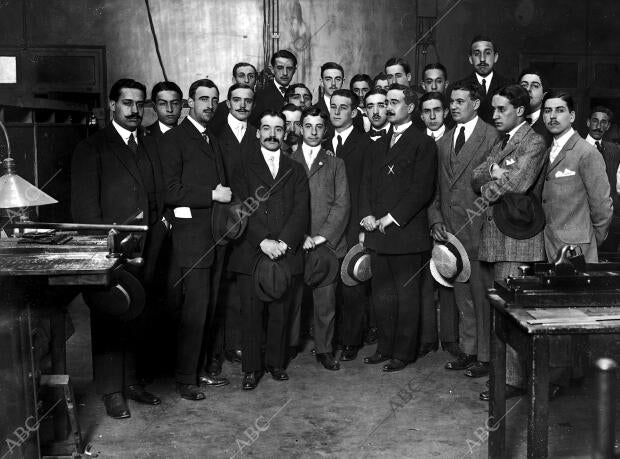 Los Alumnos de la escuela central de Ingenieros Industriales Visitando nuestros...