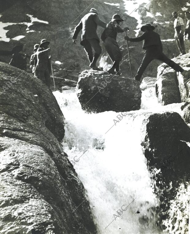 Alfonso Xiii durante su visita A la Sierra de Gredos en junio de 1911