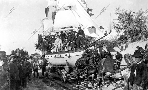 La carroza Fragata "Almanzor", Tripulada por Marineros Cristianos, en la...