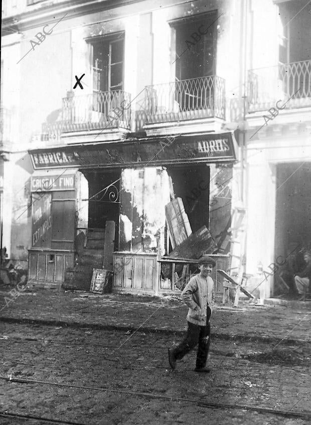 casa de la calle del Callao, del barrio de Triana, en cuyo incendio Pereció en...