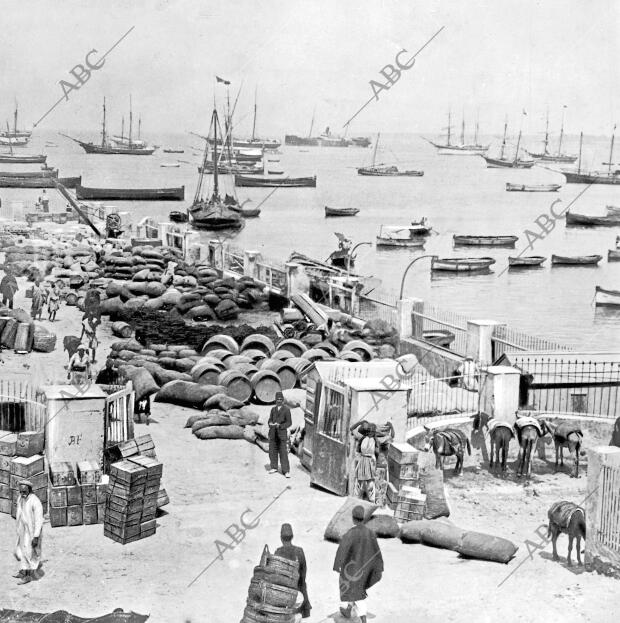 aspecto parcial del muelle y puerto de trípoli en los Días que Precedieron A la...