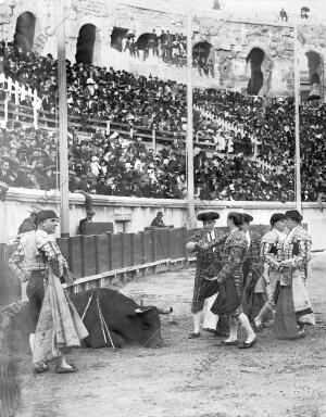 De la corrida de Toros Celebrada en Nimes el domingo último Ricardo Torres,...