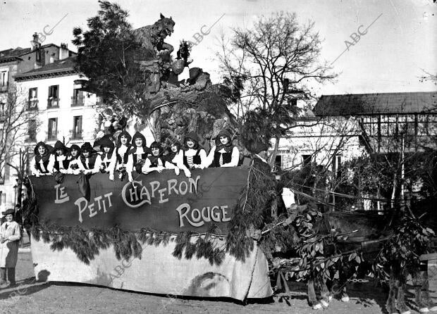 «Caperucita Roja», de la señora viuda De Tornos y señores de Borrell, a los...