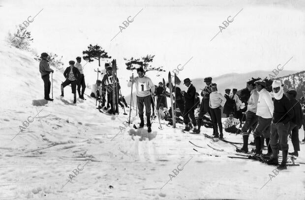 La salida de los «skieurs» para la carrera copa Antonio Prast