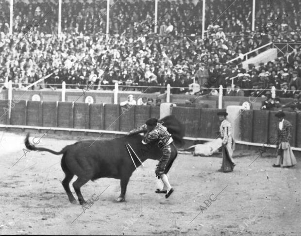 Moreno de Alcalá Dando una estocada