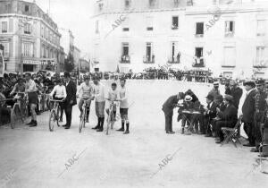 La carrera de inauguración en el nuevo velódromo de Argüelles