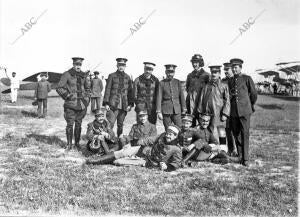 Jefes y oficiales de la Escuela Militar de Aviación de Cuatro Vientos