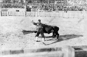 Antonio Villa, Pasando de muleta A uno de sus seis Toros