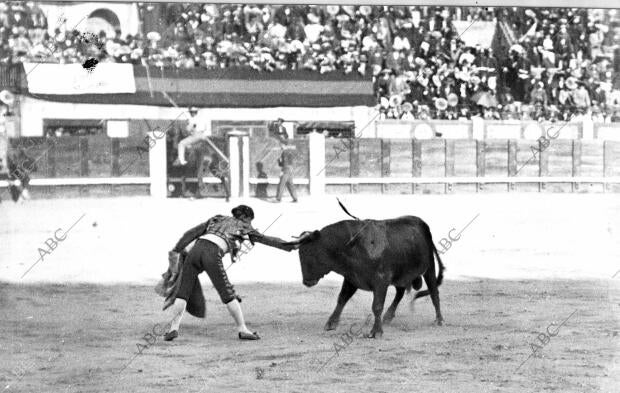 El matador Antonio Boto (Regaterín), Remantando un quite