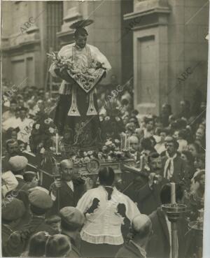 Procesión de San Cayetano por las calles de Madrid