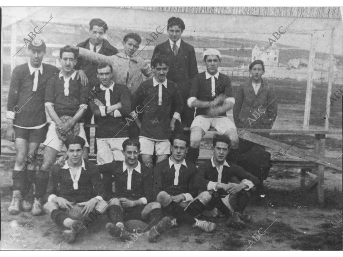 El Racing de Santander durante un entrenamiento en 1913 Archivo ABC El Racing de Santander durante un entrenamiento en 1913 Archivo ABC