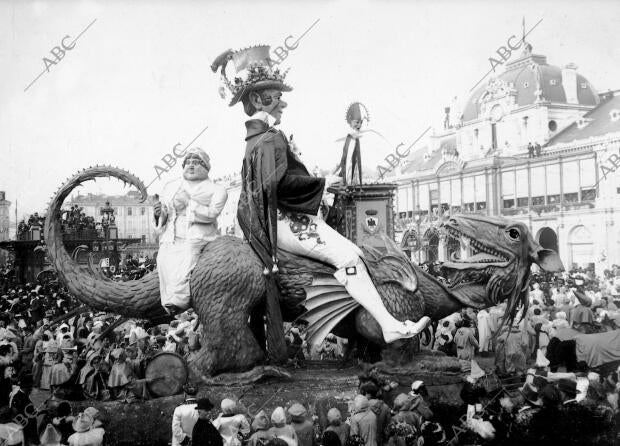 Llegada del carnaval A la plaza de Massena por donde Pasó Toda la mascarada