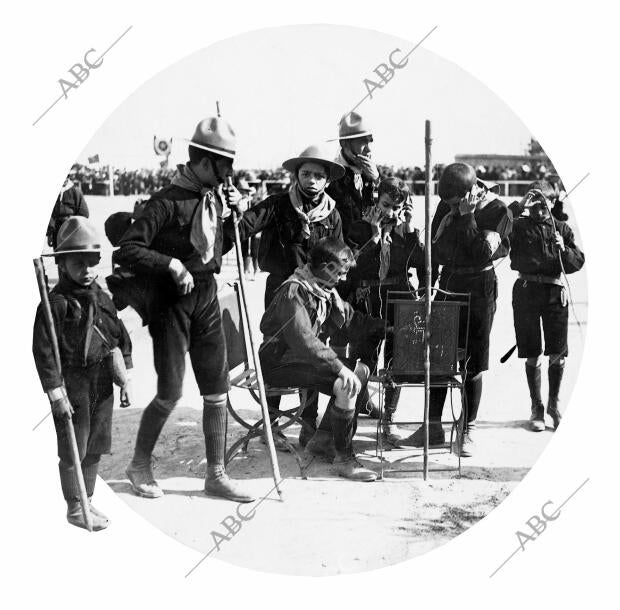 En la fiesta de presentación de los Exploradores Madrileños