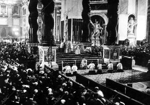 Interior de la basílica de san Pedro durante la misa pontifical Celebrada por el...