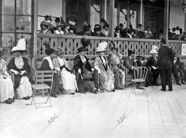 La familia real en el chalet durante la tirada del gran premio de Madrid,...