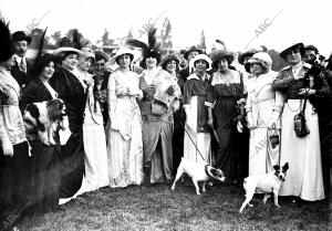 El diario de teatros de Paris "Comedia", ha organizado en el Parque de los...