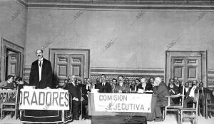 Aspecto del escenario del teatro español durante el discurso Pronunciado por el...